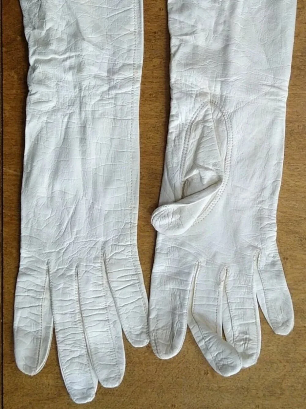 Size 6 1/2 MCM Vtg Soft Kid Leather Gloves 14
